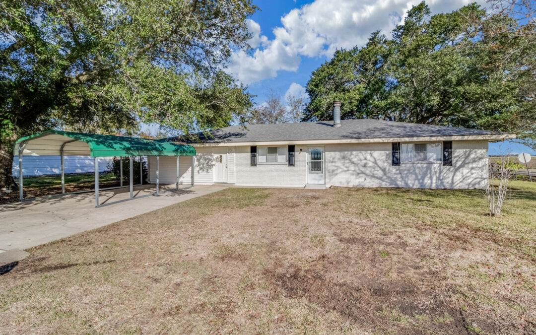 819 1st St., Duson