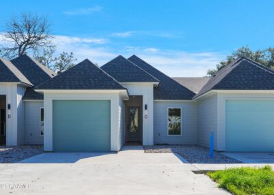 300 Ave B, unit C, Broussard