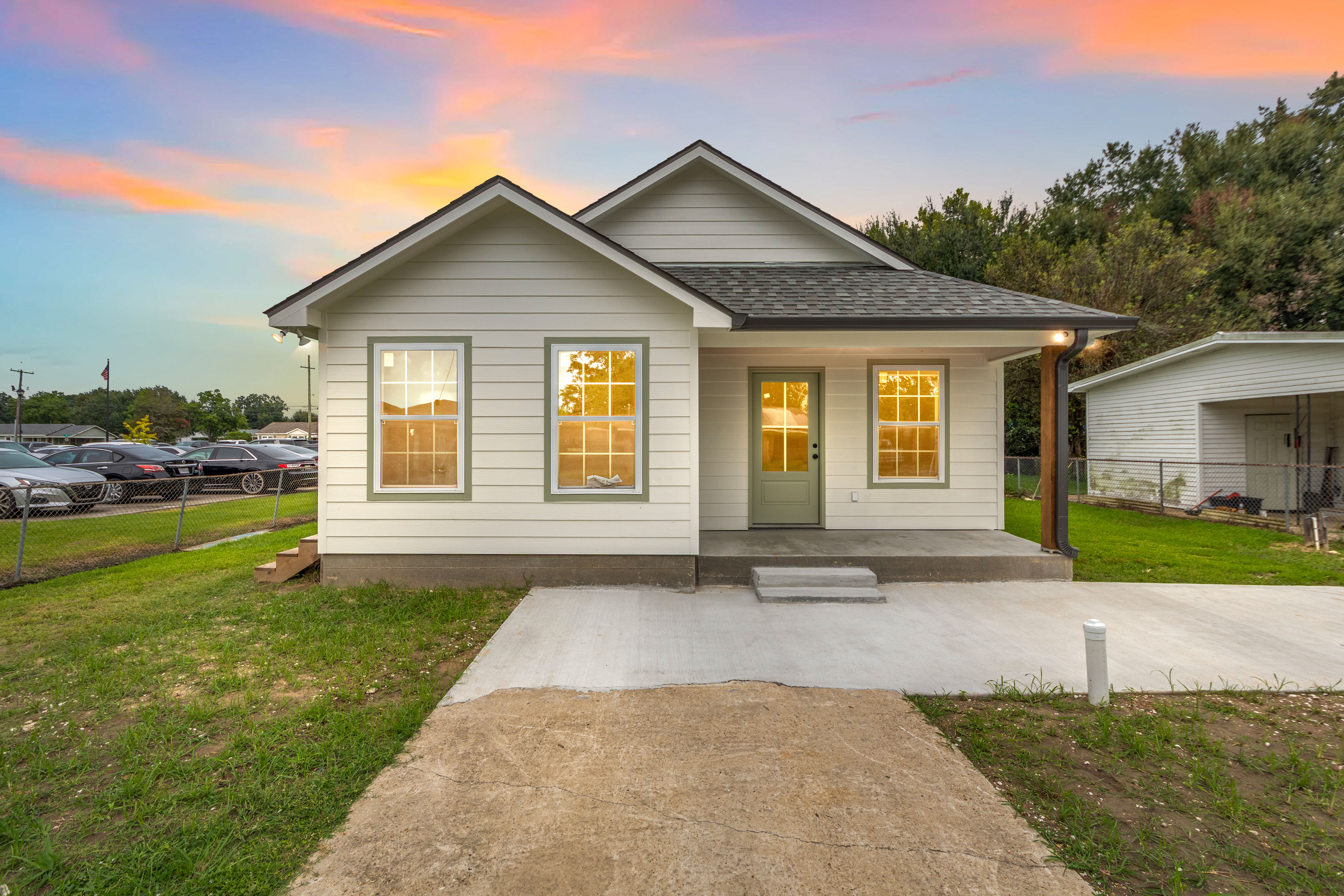 1213 S Marie St., Rayne